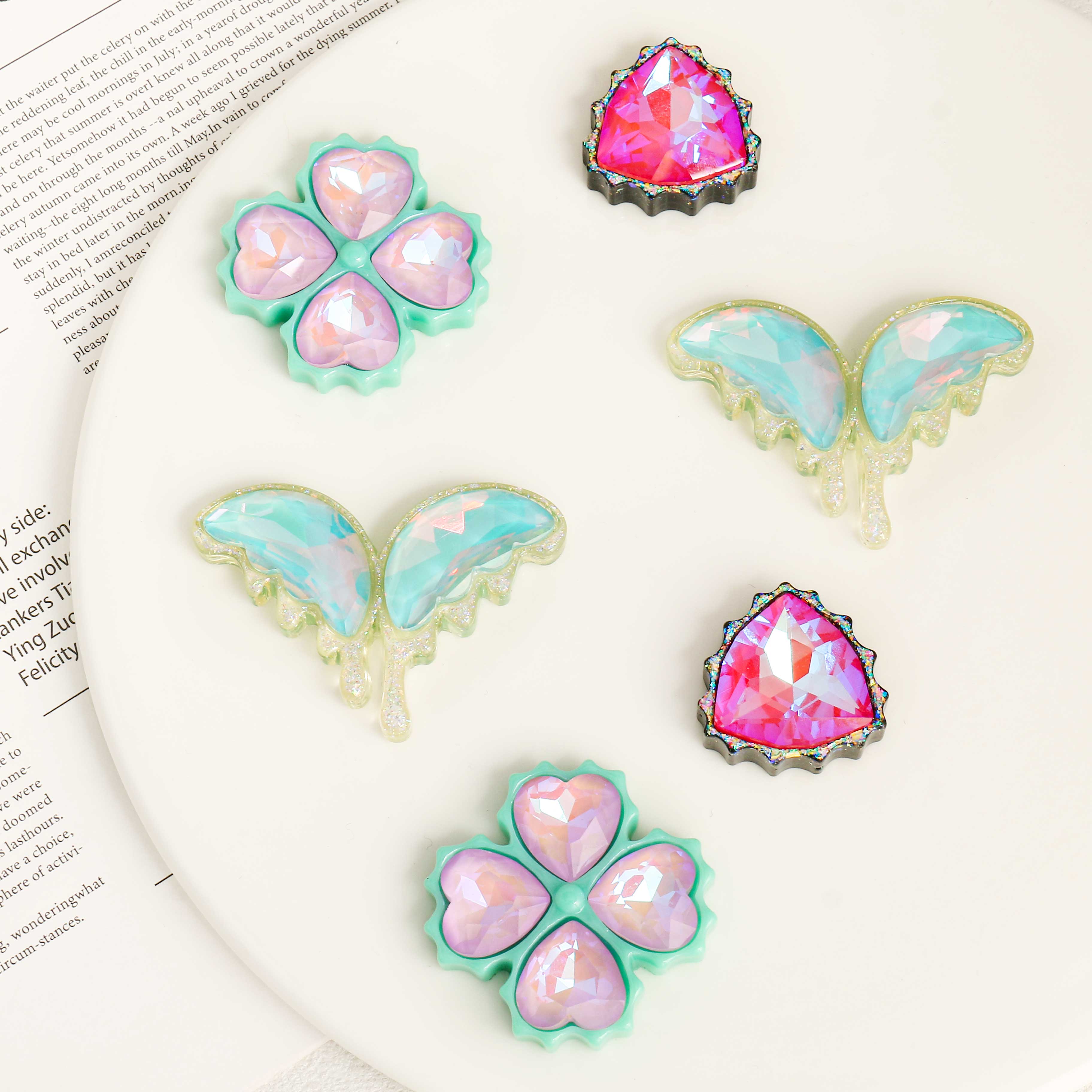 Resin Art Geode - マルチカラージルコンジュエリー作成キット、レジンジオードアート用品、ヘアクリップやスマホケースDIY用クリスタルラインストーン装飾