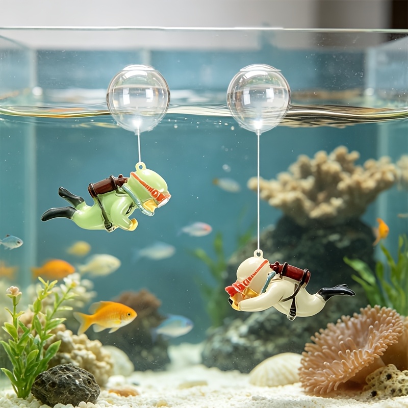 水槽用樹脂製装飾品 ミニダイバースタチュー 光る浮き玉付き  - Resin Art Underwater のレビューと価格