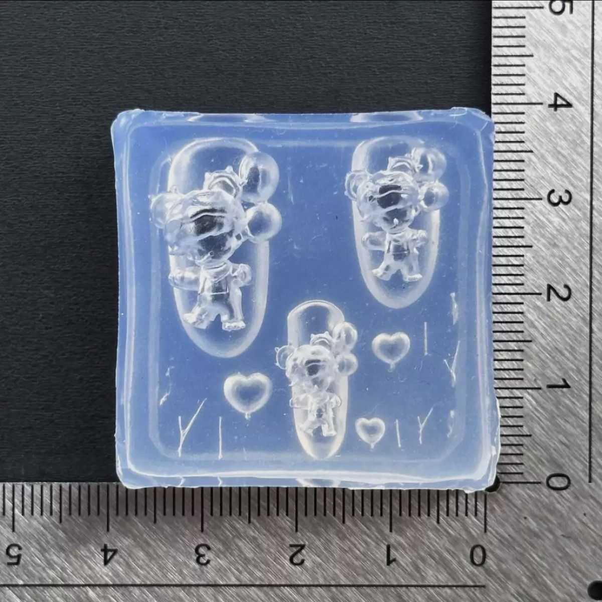 3D ネイルテンプレート素敵な漫画ネイルアートモールドシリコ - Resin Art Templates Free のレビューと価格