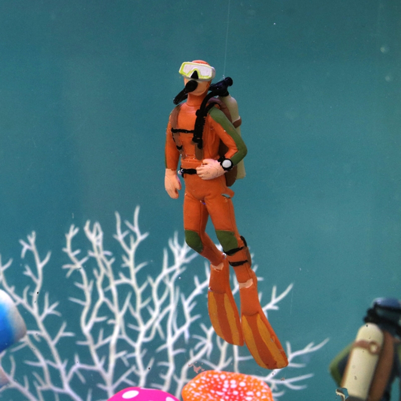 水族館ダイバー装飾フローティング樹脂ダイバーハンドカラーリン - Resin Art Underwater のレビューと価格
