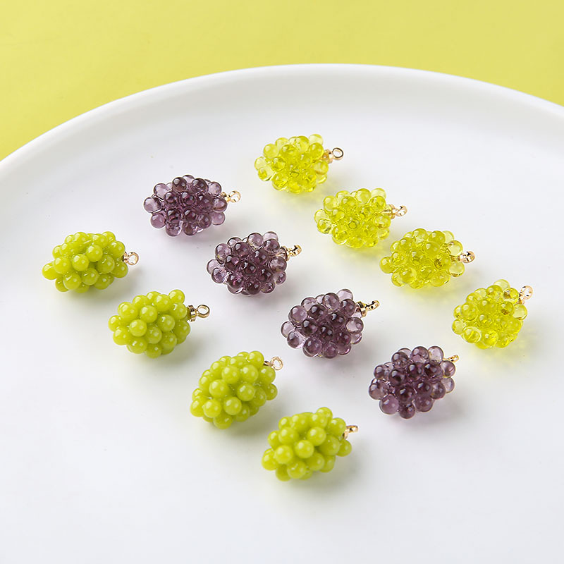6個入りキュートな小さなブドウの樹脂製チャーム、立体的なフル - Resin Art Jewelry Kit のレビューと価格