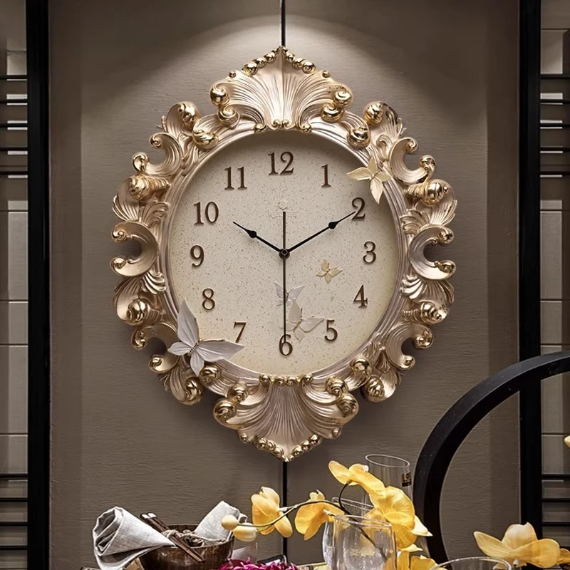 ヨーロッパスタイルの部屋の壁時計、古典的なゴールデンアートレ - Resin Art Clock のレビューと価格